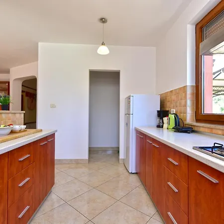 Danica 2433 Apartmán Ližnjan