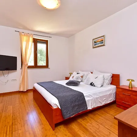 Apartamento Danica 2433 *